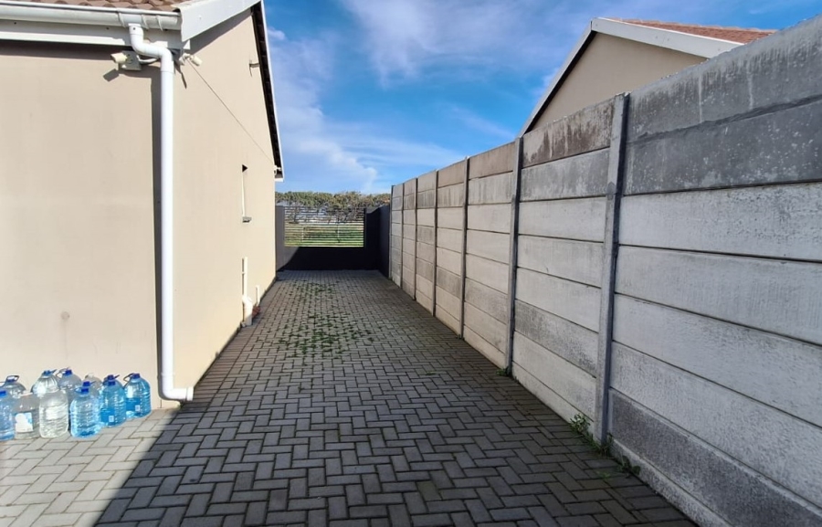 2 Bedroom Property for Sale in Pelican Park Western Cape